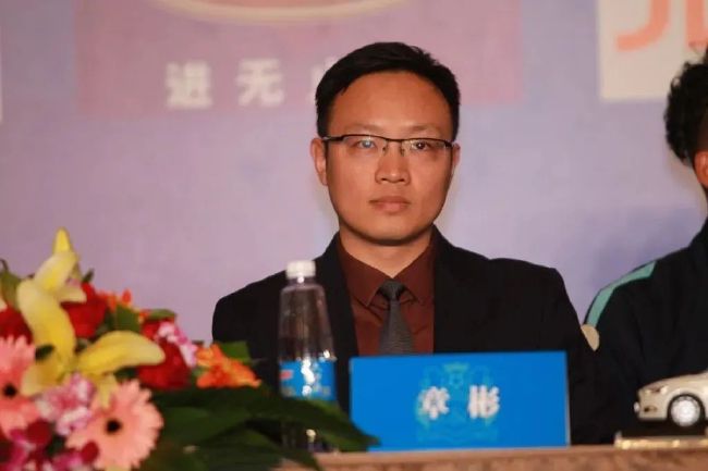 不过意大利天空体育透露，在增长法令到期后，米兰难以承受吉拉西索要的薪水。